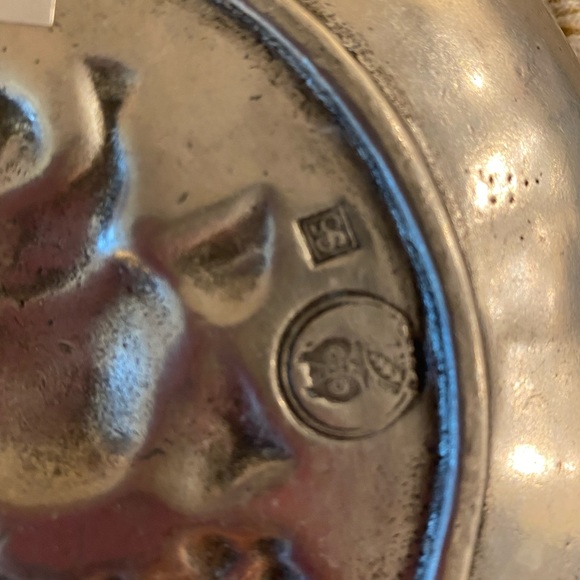 Pewter Marinoni Bowl embossed with fruit - Picture 3 of 5